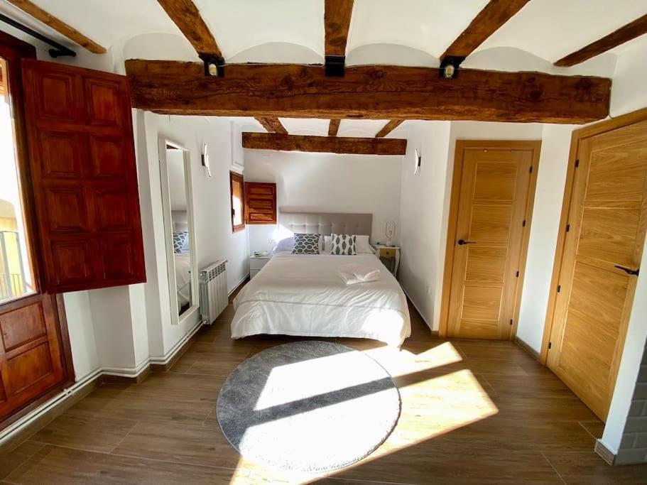 Villa Sol Casa Con Cueva Privada Y Vistas A La Iglesia Requena Eksteriør bilde
