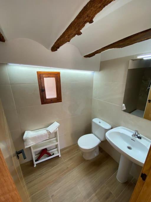 Villa Sol Casa Con Cueva Privada Y Vistas A La Iglesia Requena Eksteriør bilde