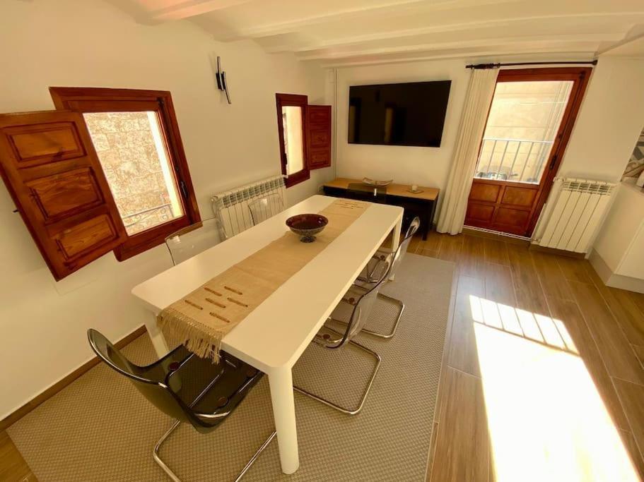 Villa Sol Casa Con Cueva Privada Y Vistas A La Iglesia Requena Eksteriør bilde