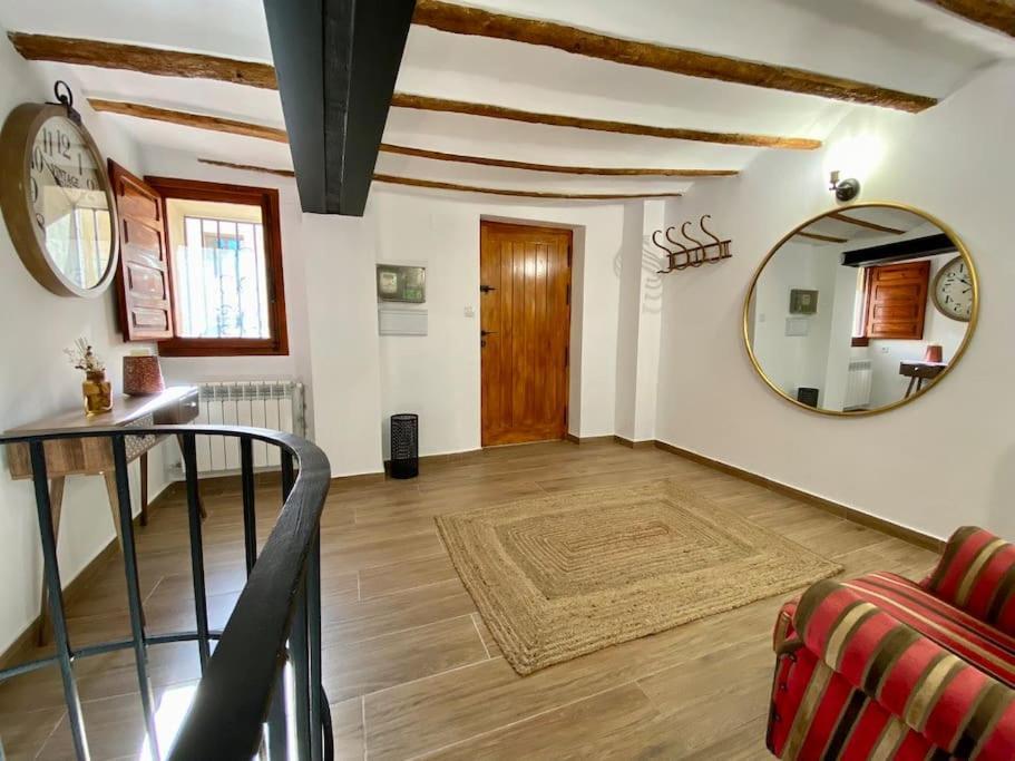 Villa Sol Casa Con Cueva Privada Y Vistas A La Iglesia Requena Eksteriør bilde