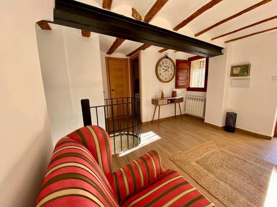 Villa Sol Casa Con Cueva Privada Y Vistas A La Iglesia Requena Eksteriør bilde