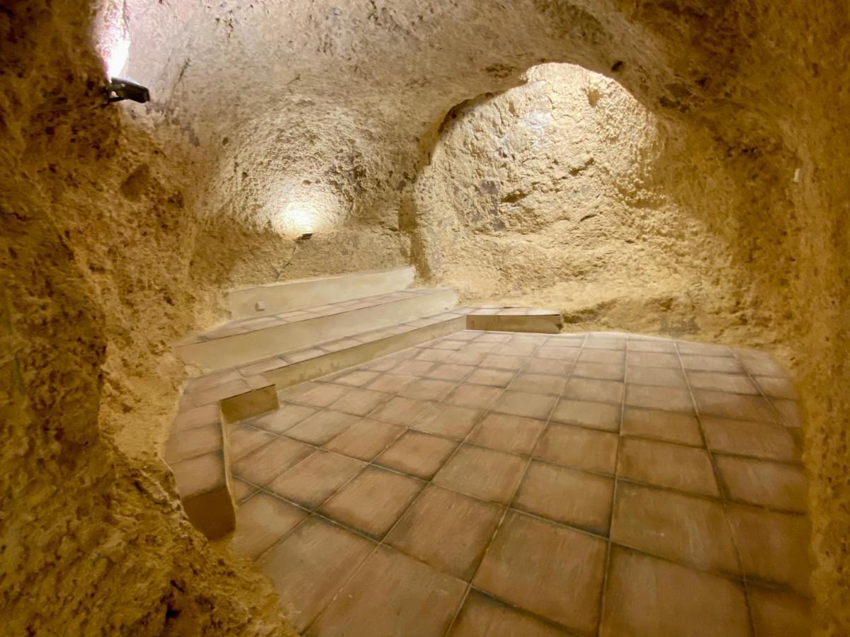 Villa Sol Casa Con Cueva Privada Y Vistas A La Iglesia Requena Eksteriør bilde