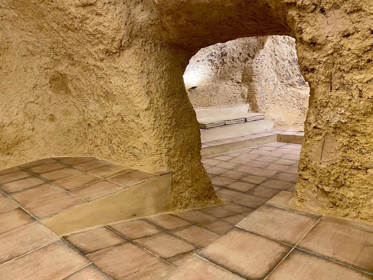 Villa Sol Casa Con Cueva Privada Y Vistas A La Iglesia Requena Eksteriør bilde
